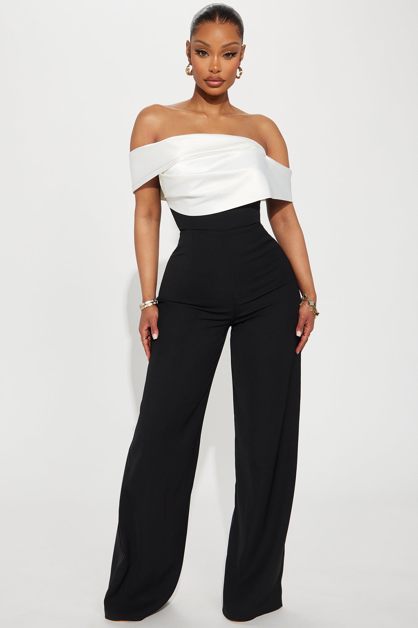 https://cdn.shopify.com/s/files/1/0293/9277/files/01-20-24_S2_6_R1273_BlackWhite_P_KJ_RL_11-51-47_9063_PXF.jpg?v=1706128147