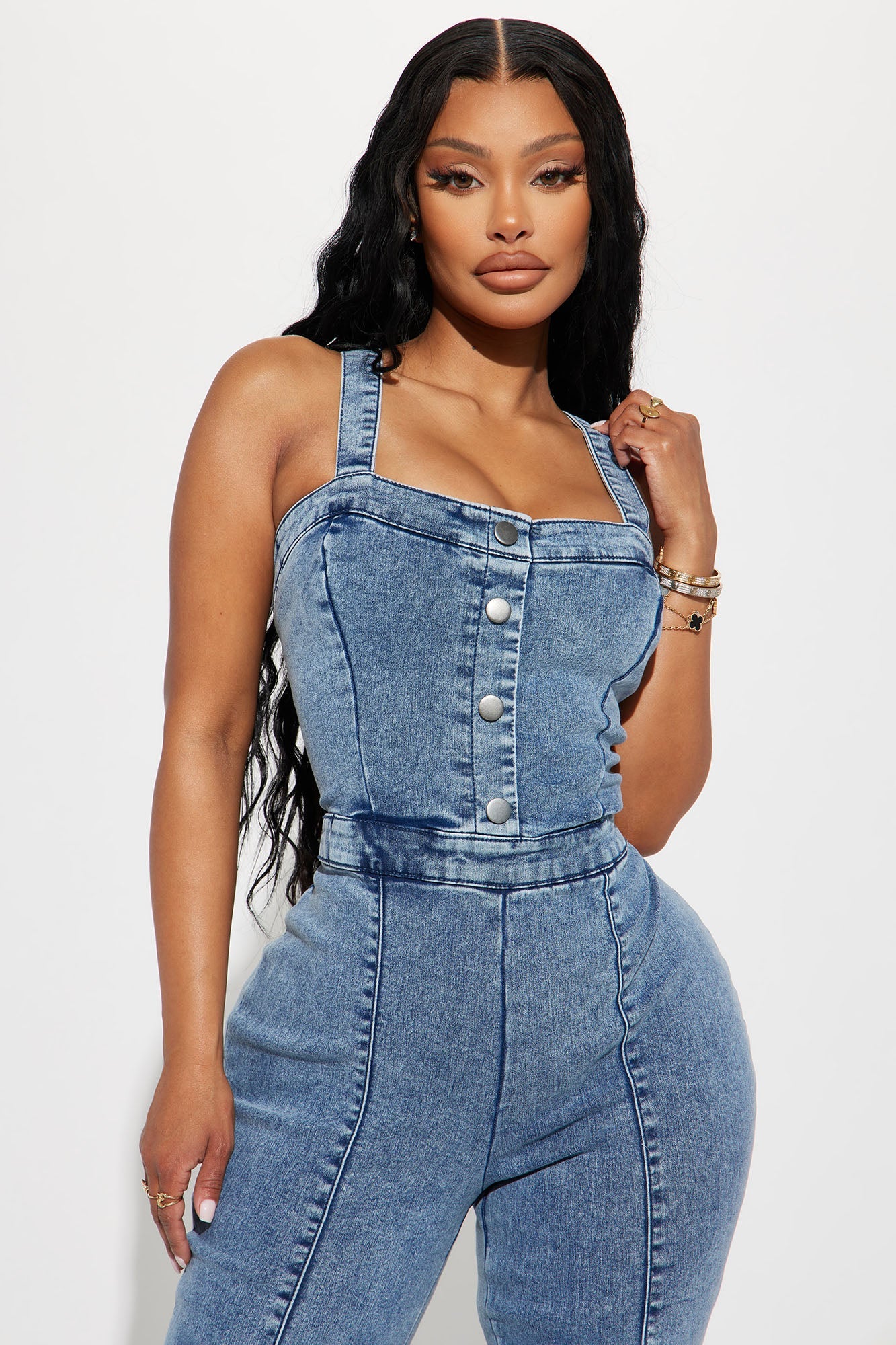 https://cdn.shopify.com/s/files/1/0293/9277/products/02-04-23Studio2_KJ_RL_11-35-22_23_20009_LightWash_P_0027_DG.jpg?v=1675905313