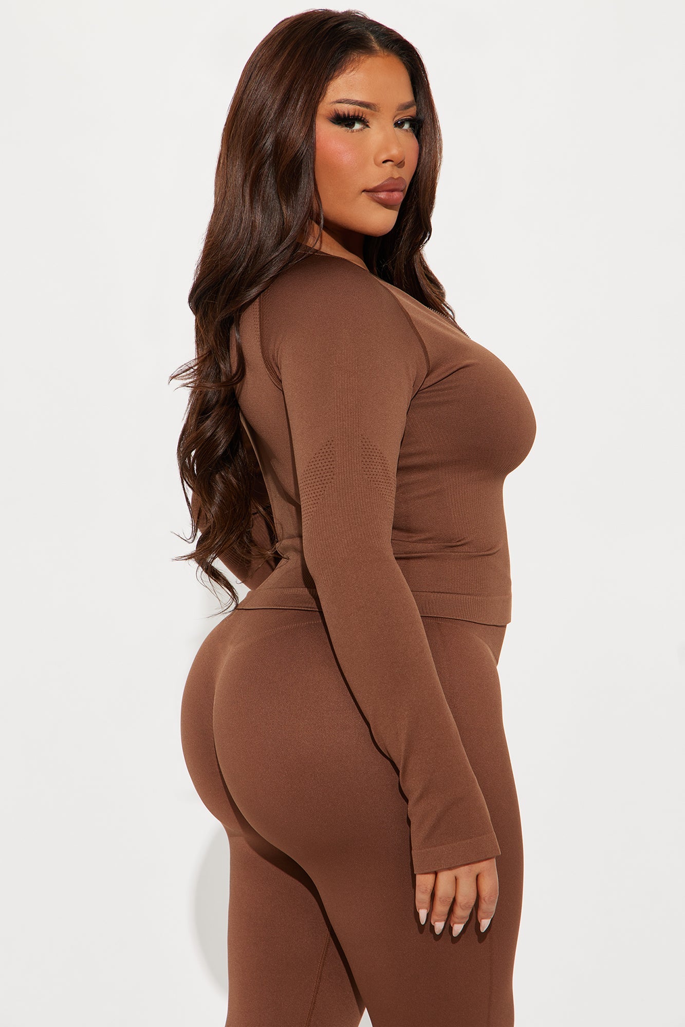 https://cdn.shopify.com/s/files/1/0293/9277/files/02-17-25_S4_57_TP80143_Mocha_AE_AP_14-40-39_PLUS_18762_PXF.jpg?v=1740610595