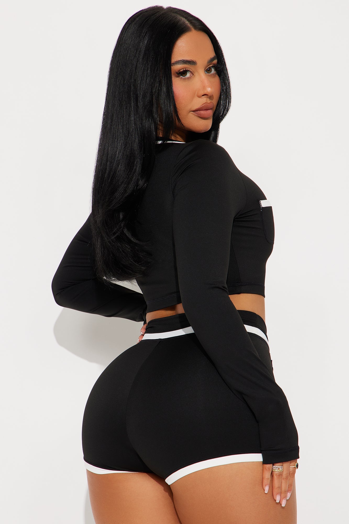 https://cdn.shopify.com/s/files/1/0293/9277/files/03-17-25_S4_69_24GWY4099_Black_ZSR_HY_AC_15-26-50_39245_PXF.jpg?v=1742333216