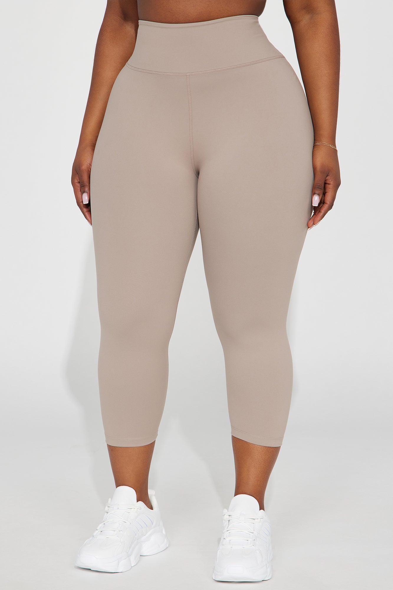 https://cdn.shopify.com/s/files/1/0293/9277/files/03-26-24_S5_7_ZDFN1507BOT_Taupe_ID_PC_11-09-26_PLUS_43172_PXF.jpg?v=1713999414