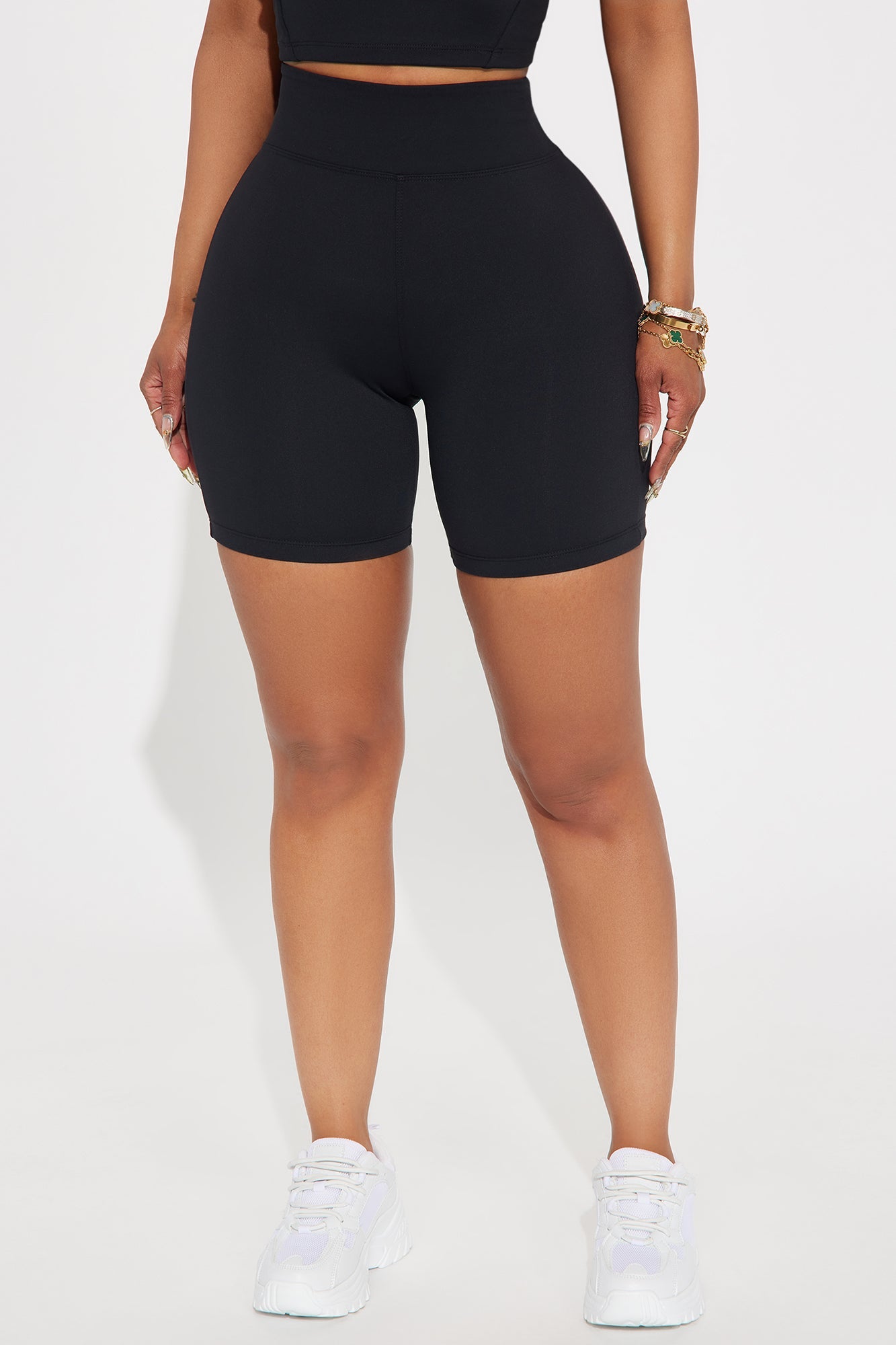 https://cdn.shopify.com/s/files/1/0293/9277/files/04-30-24_S2_42_ZDNVSP1122_Black_KJ_RL_15-06-16_36143_PXF.jpg?v=1714683418
