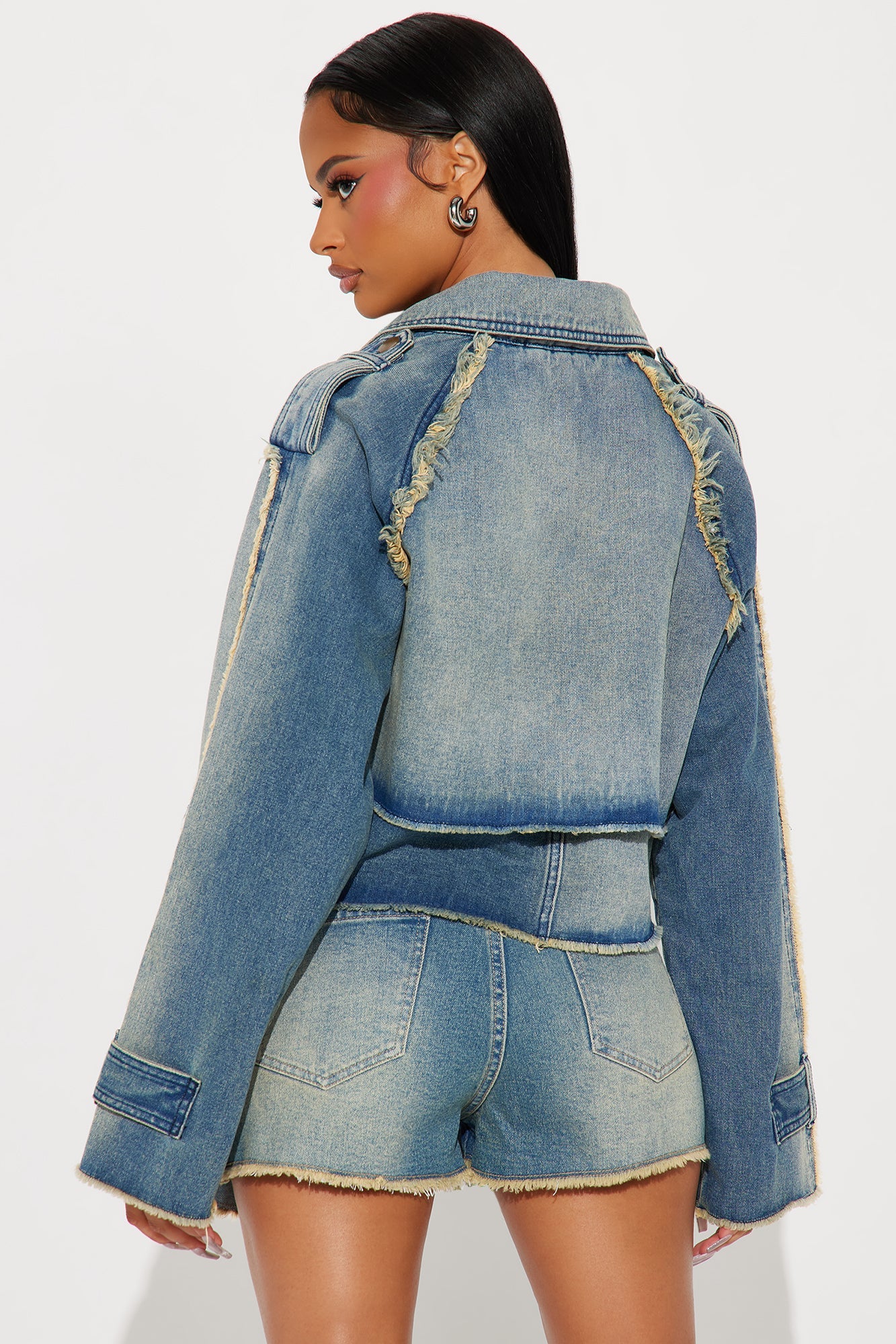 https://cdn.shopify.com/s/files/1/0293/9277/files/07-19-24_S1_6_FN2011JTYJ_VintageWash_KT_PC_10-15-05_107904_PXF.jpg?v=1721845472
