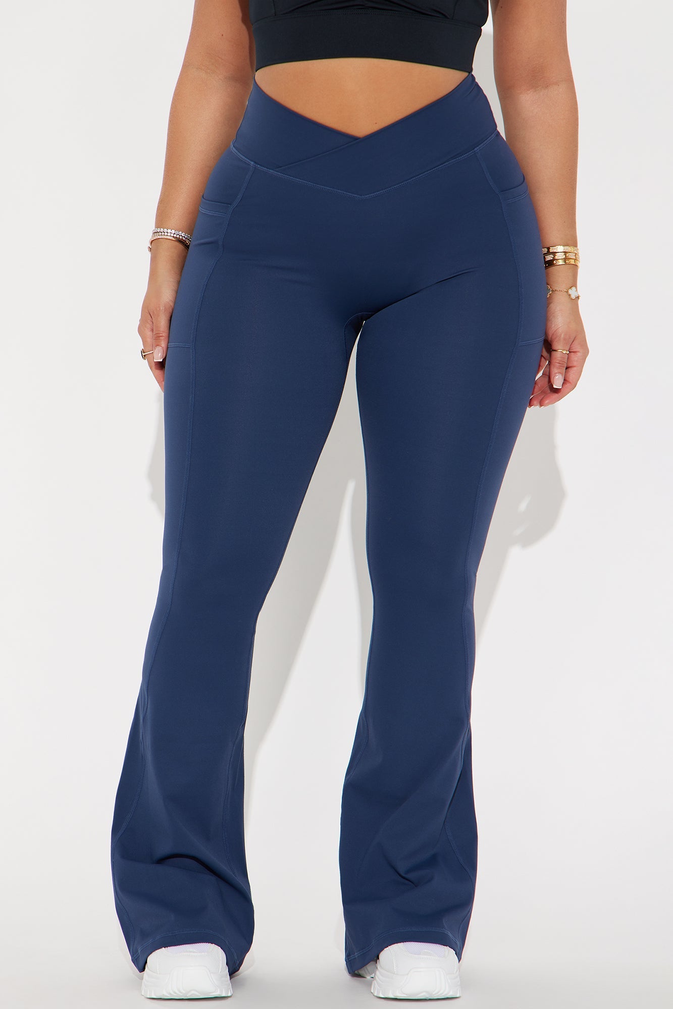 https://cdn.shopify.com/s/files/1/0293/9277/files/10-21-24_S1_65_GW23K9150B_MidnightBlue_CZ_SS_15-23-48_156400_PXF.jpg?v=1729630324