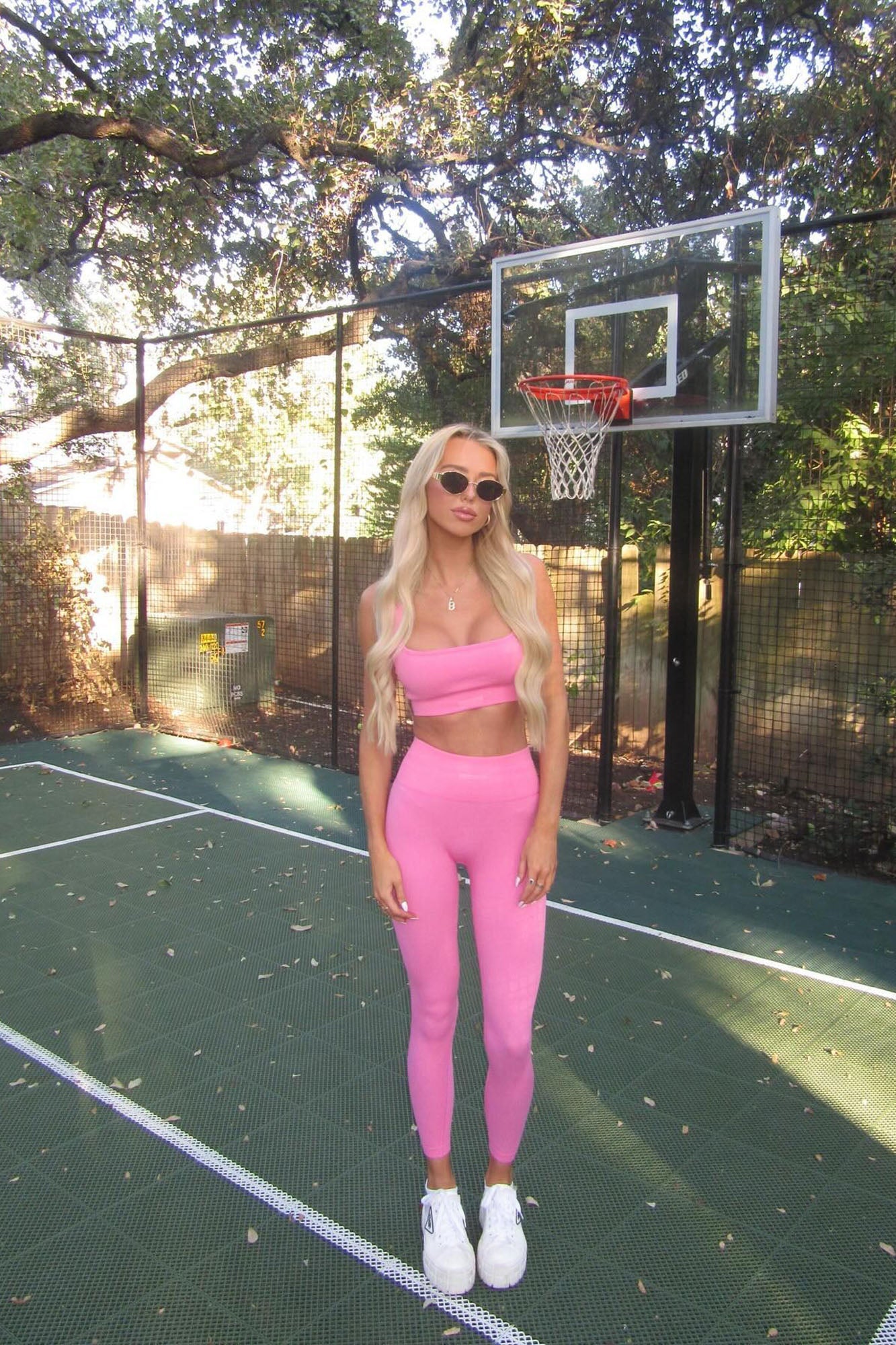 https://cdn.shopify.com/s/files/1/0293/9277/files/11-11-2024__167_Effortless_Orpheus_Ribbed_Seamless_Bra_Top_Bubblegum_LA.jpg?v=1738962030
