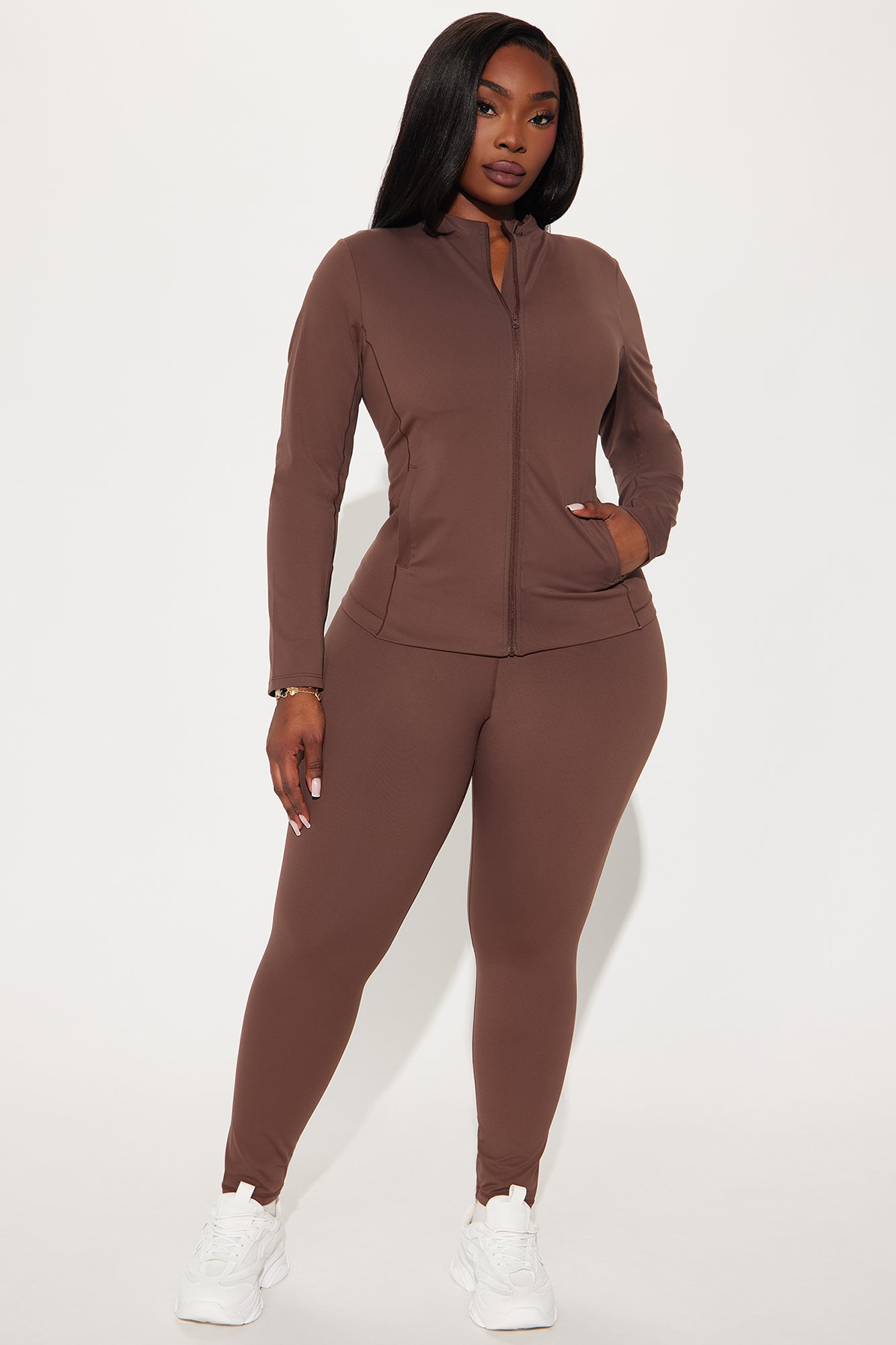 https://cdn.shopify.com/s/files/1/0293/9277/files/11-19-24_S4_61_TP7205_Chocolate_CXB_IM_15-34-20_PLUS_57616_PXF.jpg?v=1732148420