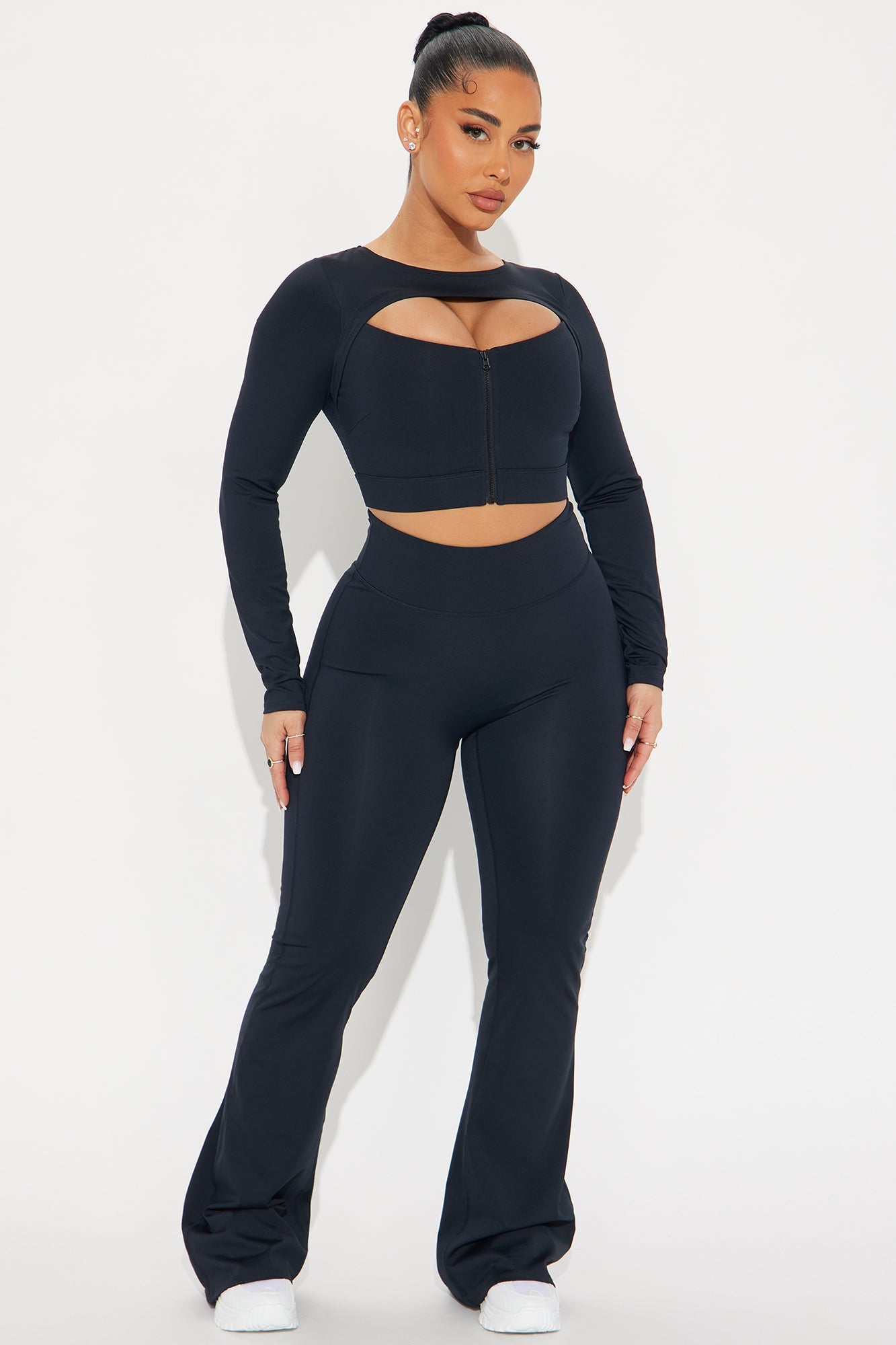 https://cdn.shopify.com/s/files/1/0293/9277/files/11-22-24_S1_60_ZDNVSP1244_Black_CXB_DO_14-57-28_173089_PXF.jpg?v=1732647937