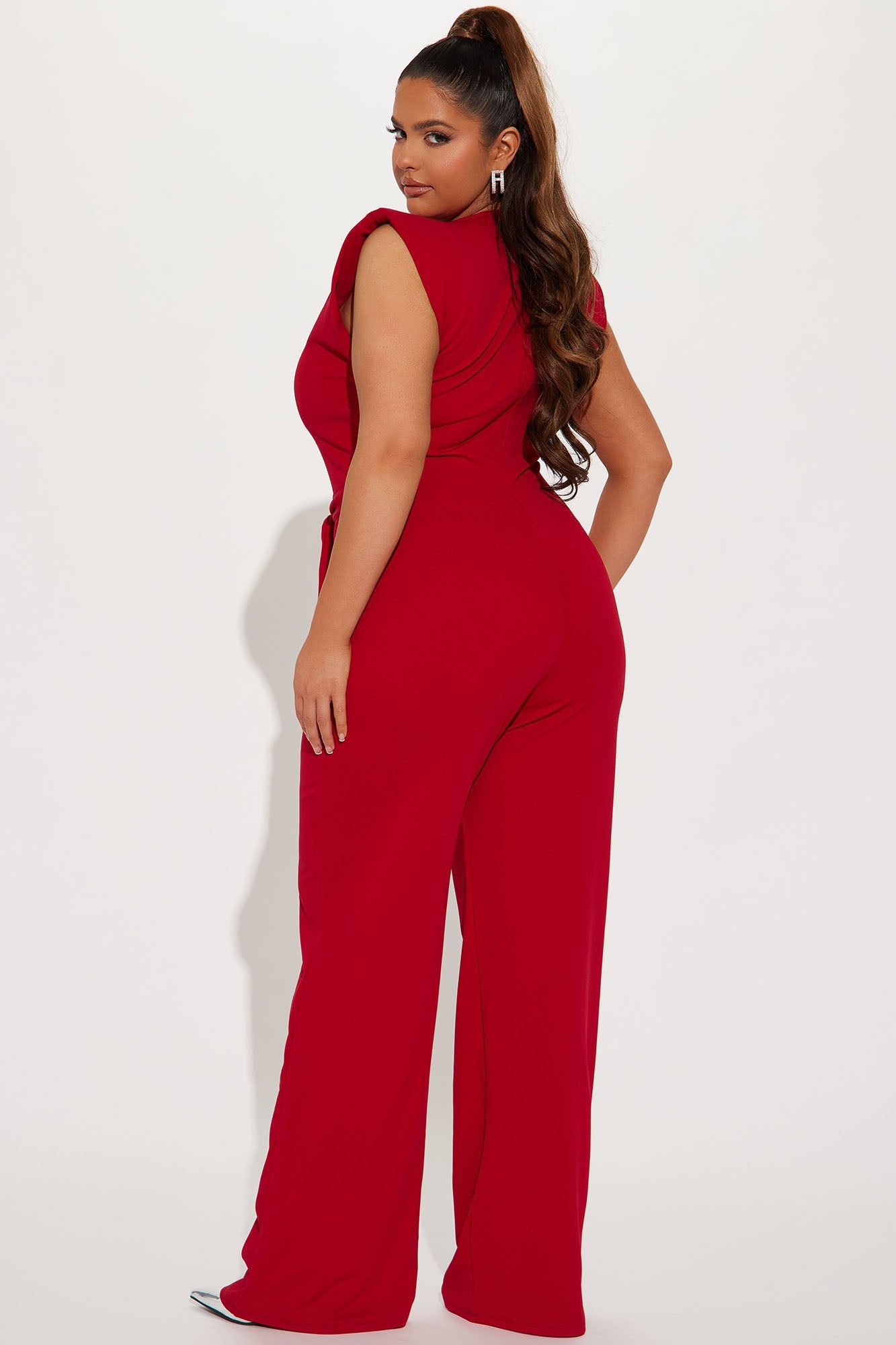 https://cdn.shopify.com/s/files/1/0293/9277/products/12-12-22Studio6_KJ_KT_15-24-36_58_WP8431_Red_P_7719_PLUS_SG.jpg?v=1670894803