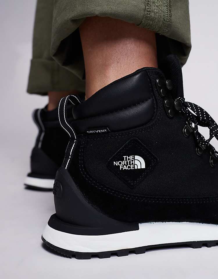 https://images.asos-media.com/products/the-north-face-back-to-berkeley-iv-waterbestendige-wandelschoenen-in-zwart-en-wit/205212209-3?$n_750w$&wid=750&fit=constrain