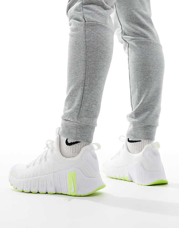 https://images.asos-media.com/products/nike-training-free-metcon-6-sneakers-in-wit-en-groen/206621890-4?$n_750w$&wid=750&fit=constrain