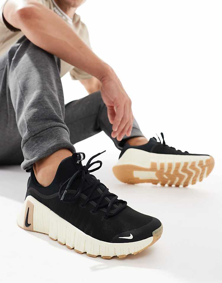 https://images.asos-media.com/products/nike-training-free-metcon-6-sneakers-in-zwart-en-beige/206622142-4?$n_750w$&wid=750&fit=constrain