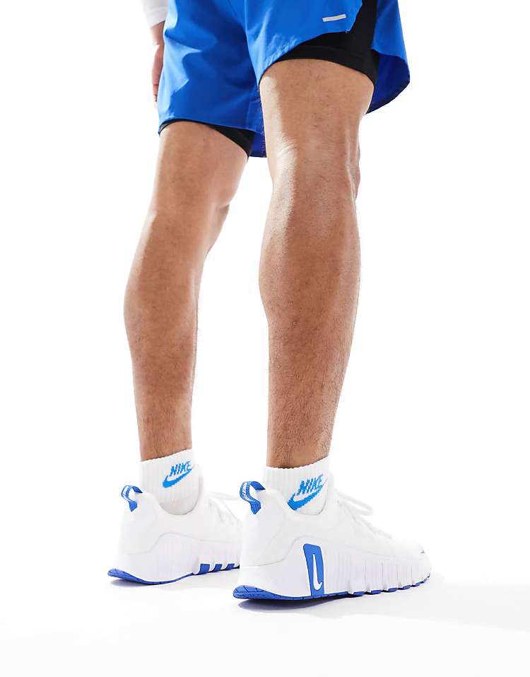 https://images.asos-media.com/products/nike-training-free-metcon-6-sneakers-in-wit-en-blauw/207051305-4?$n_750w$&wid=750&fit=constrain