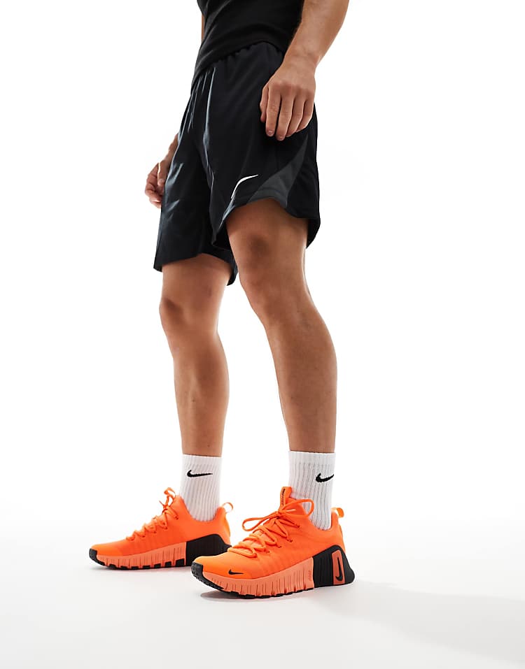 https://images.asos-media.com/products/nike-training-free-metcon-6-sneakers-in-oranje/207051442-5?$n_750w$&wid=750&fit=constrain