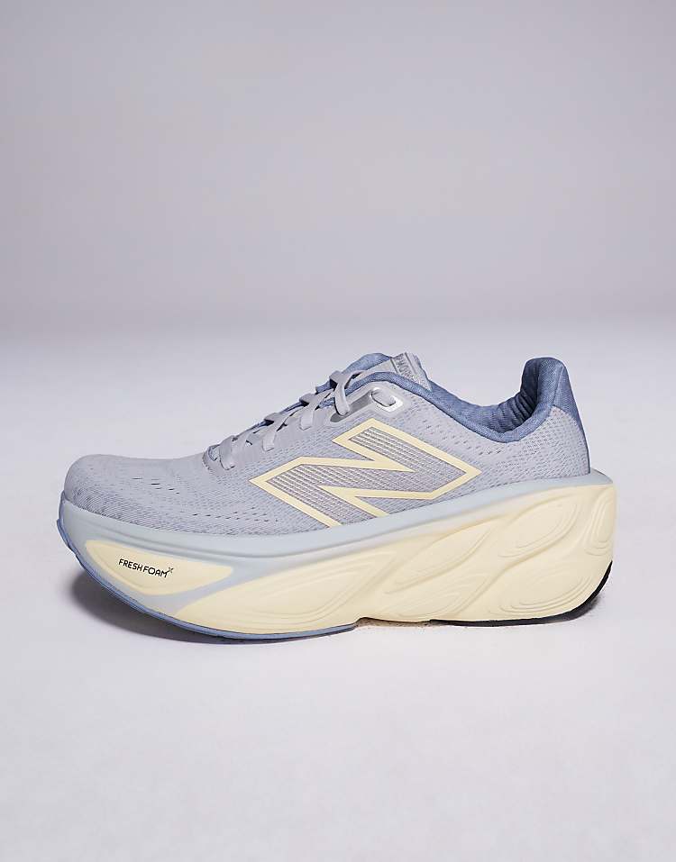 https://images.asos-media.com/products/new-balance-more-hardloopschoenen-in-lichtblauw-en-wit/207097544-2?$n_750w$&wid=750&fit=constrain