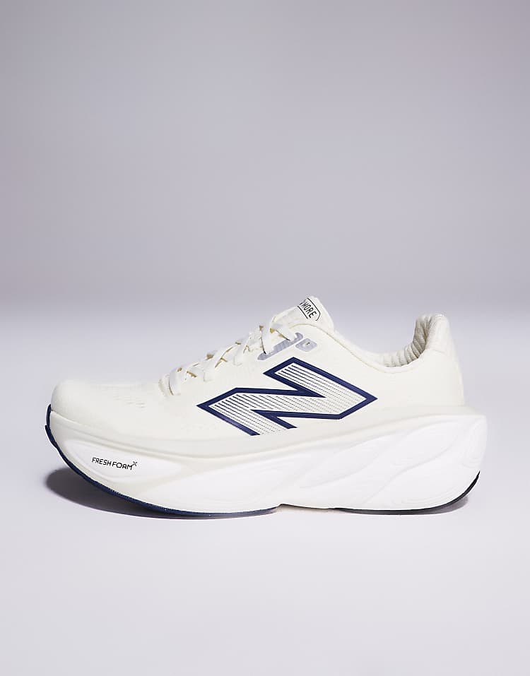https://images.asos-media.com/products/new-balance-more-hardloopschoenen-in-gebroken-wit/207097775-2?$n_750w$&wid=750&fit=constrain
