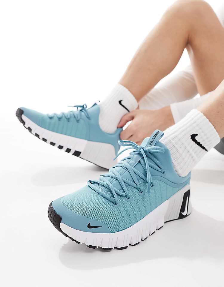 https://images.asos-media.com/products/nike-training-free-metcon-6-sneakers-in-lichtblauw/207496121-1-blue?$n_750w$&wid=750&fit=constrain