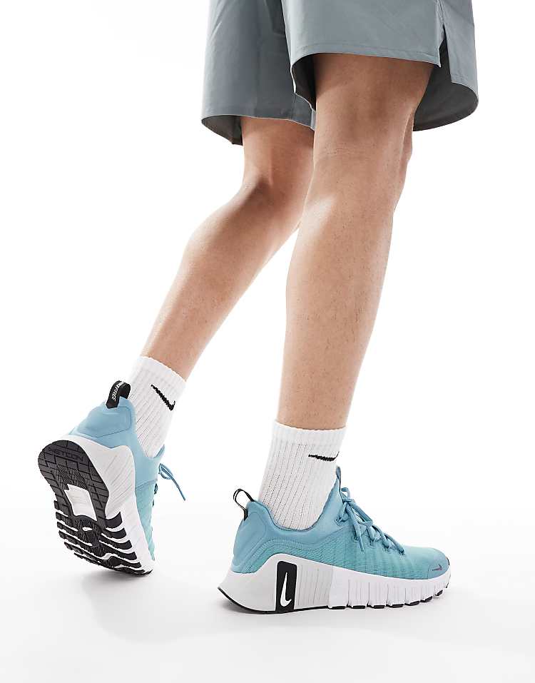 https://images.asos-media.com/products/nike-training-free-metcon-6-sneakers-in-lichtblauw/207496121-2?$n_750w$&wid=750&fit=constrain