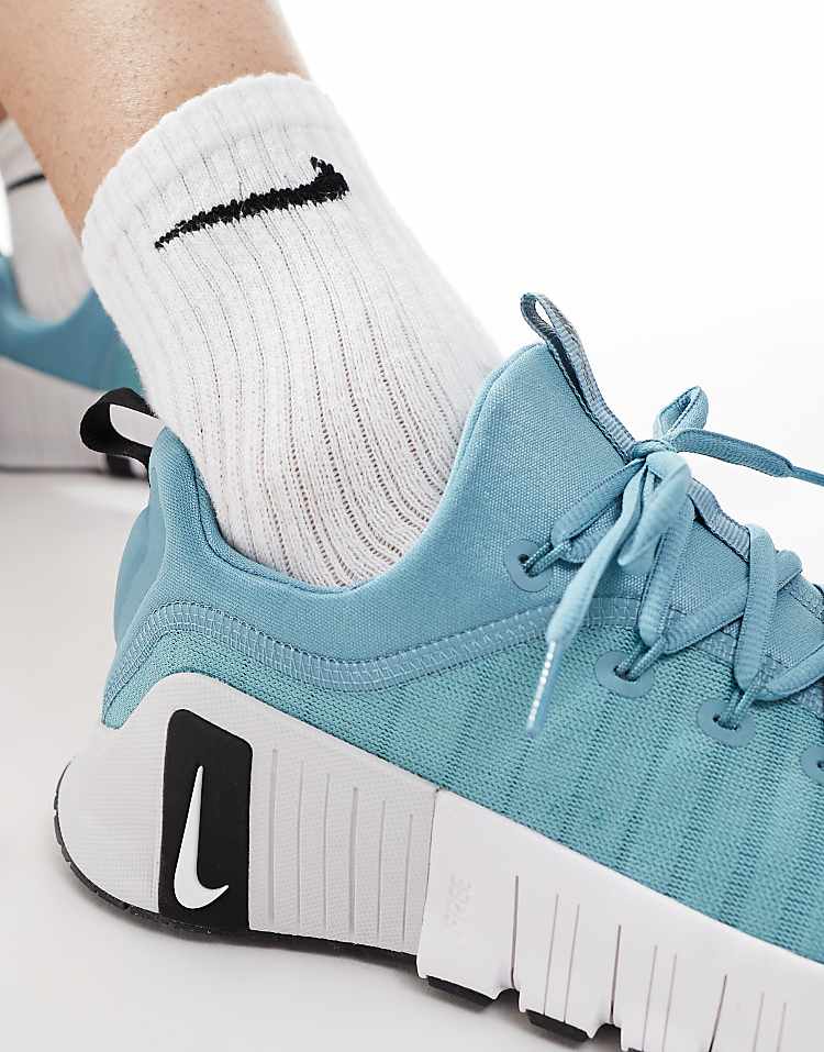 https://images.asos-media.com/products/nike-training-free-metcon-6-sneakers-in-lichtblauw/207496121-5?$n_750w$&wid=750&fit=constrain