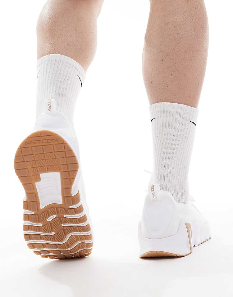 https://images.asos-media.com/products/nike-training-free-metcon-6-sneakers-in-wit/207496567-5?$n_750w$&wid=750&fit=constrain