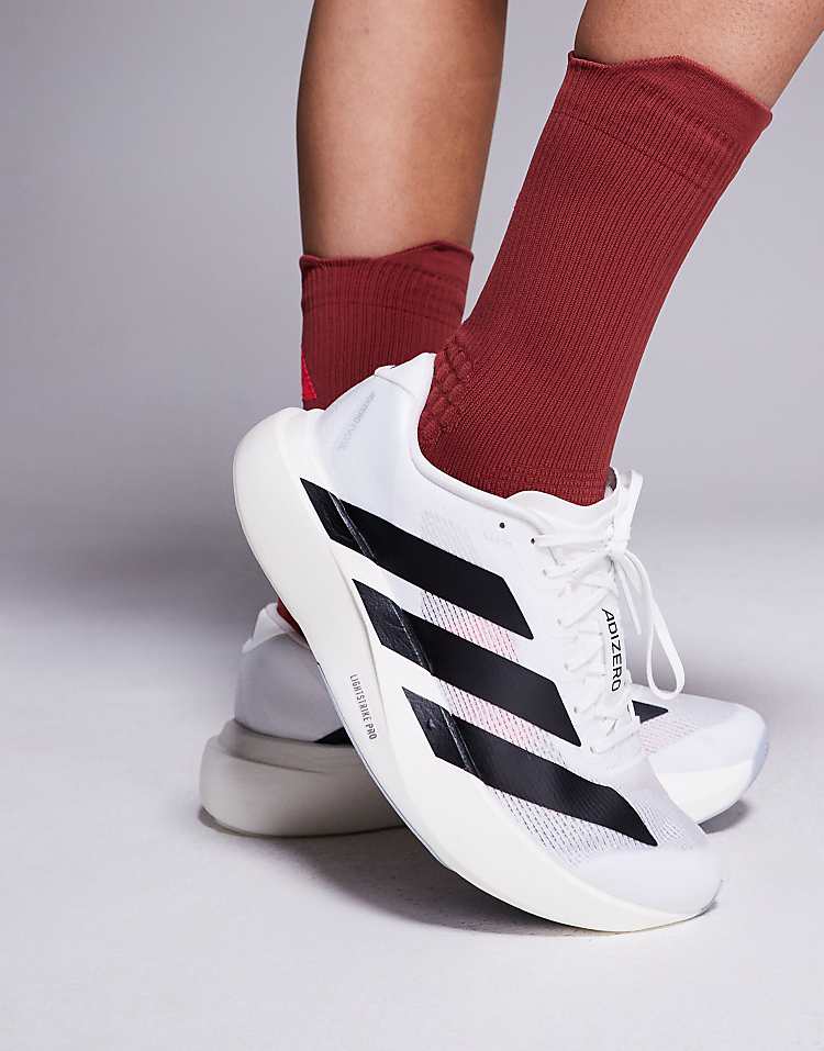 https://images.asos-media.com/products/adidas-hardlopen-adizero-evo-sl-sneakers-in-wit-en-zwart/207516555-5?$n_750w$&wid=750&fit=constrain