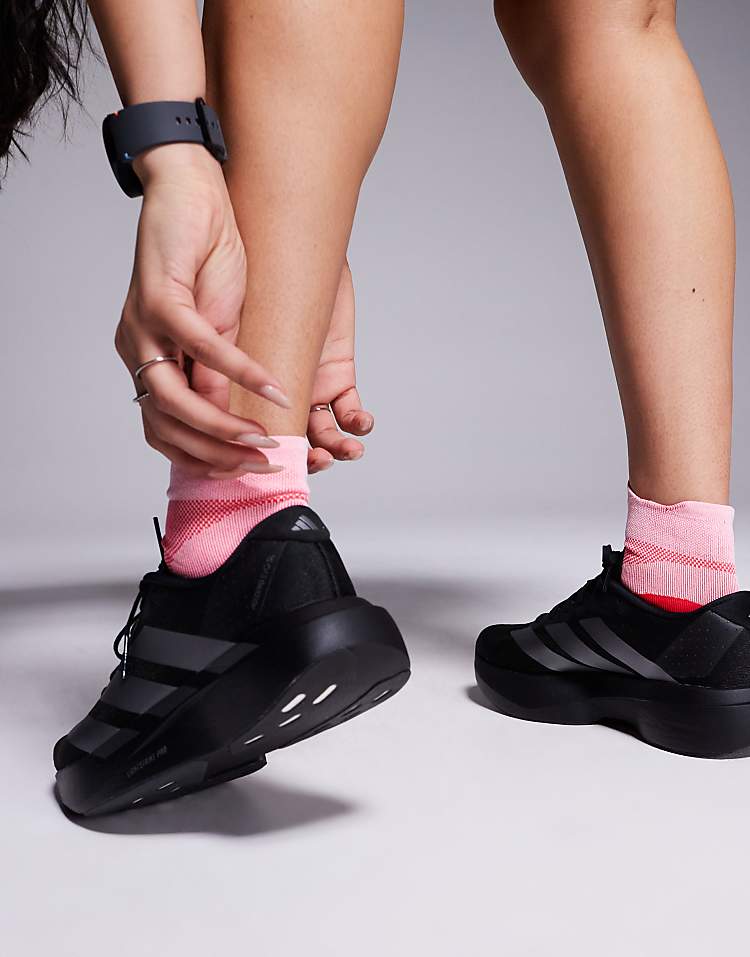 https://images.asos-media.com/products/adidas-hardlopen-adizero-evo-sl-sneakers-in-zwart-en-zilver/207516596-4?$n_750w$&wid=750&fit=constrain