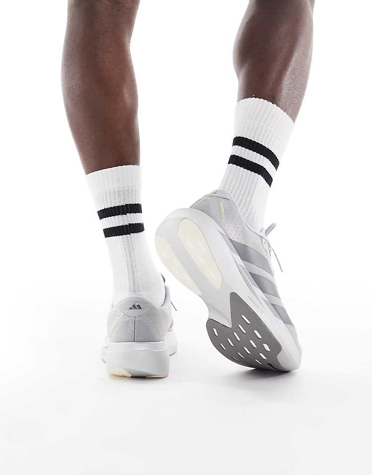 https://images.asos-media.com/products/adidas-hardlopen-adizero-evo-sl-sneakers-in-grijs/207993368-2?$n_750w$&wid=750&fit=constrain