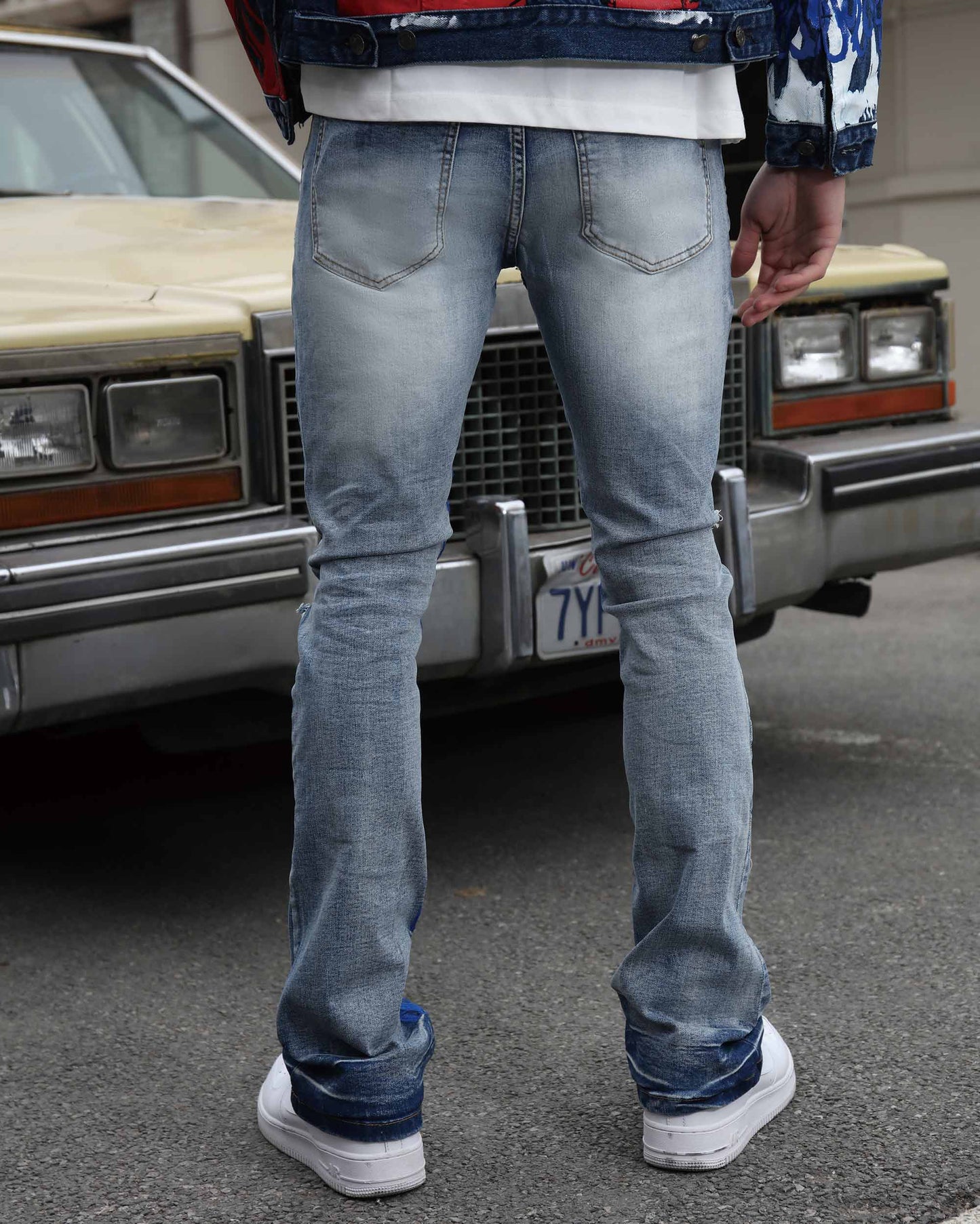 Logeqi blue retro flared jeans with a faded finish and classic styling for a vintage look