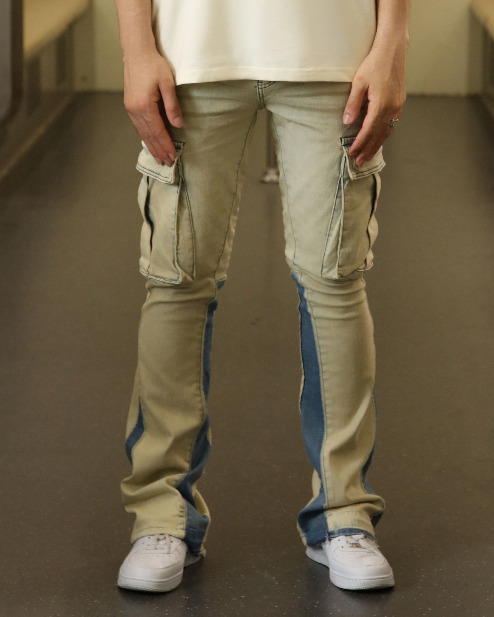 Logeqi industrial style cargo jeans featuring multiple pockets and a tailored fit