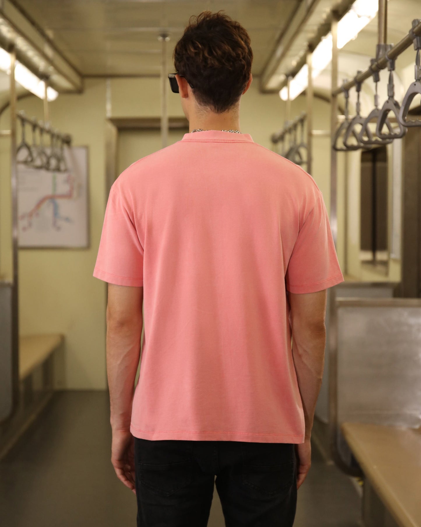 Logeqi classic pink t-shirt featuring a relaxed fit, perfect for casual outings