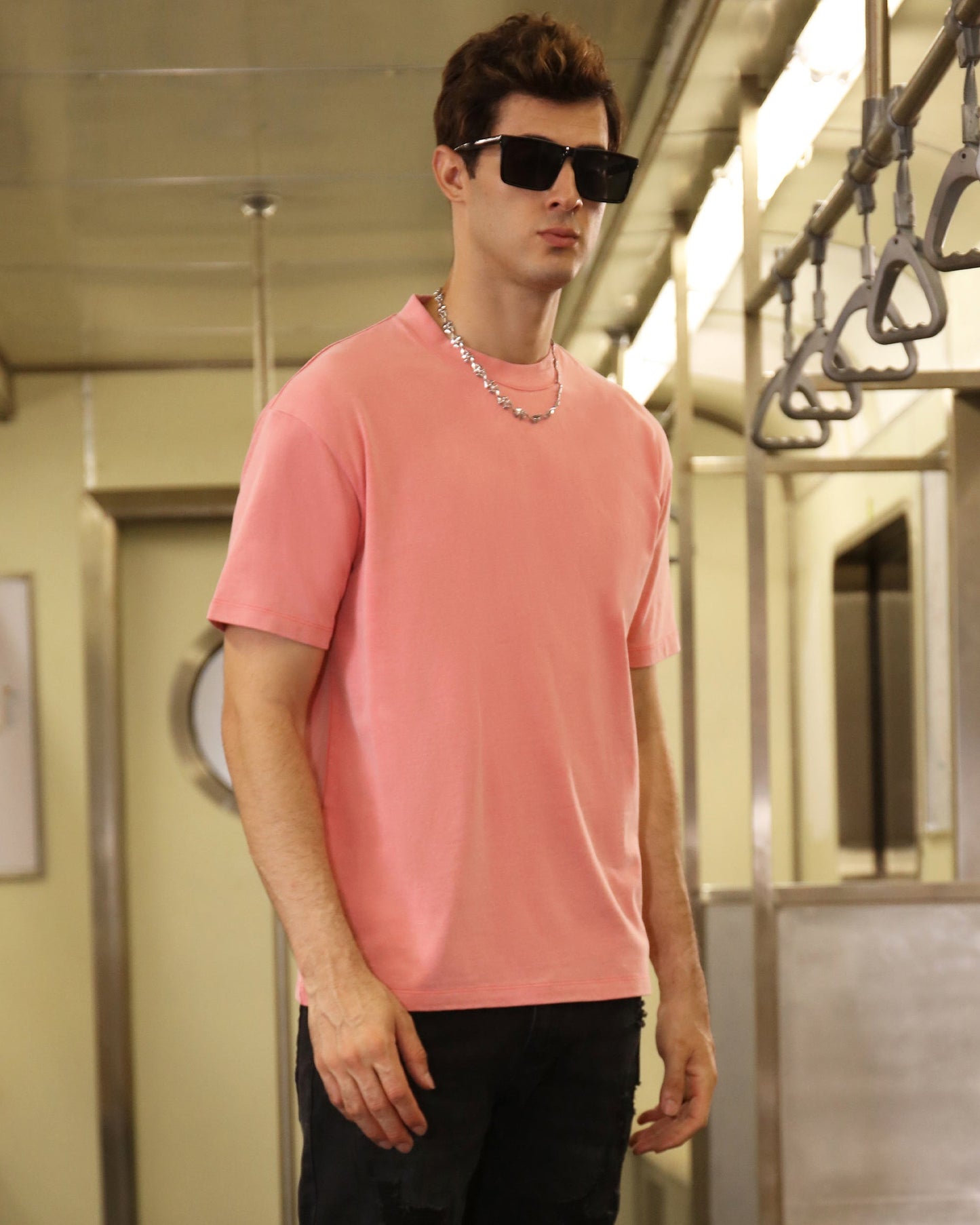 Logeqi classic pink t-shirt designed for a relaxed and stylish look, perfect for casual wear