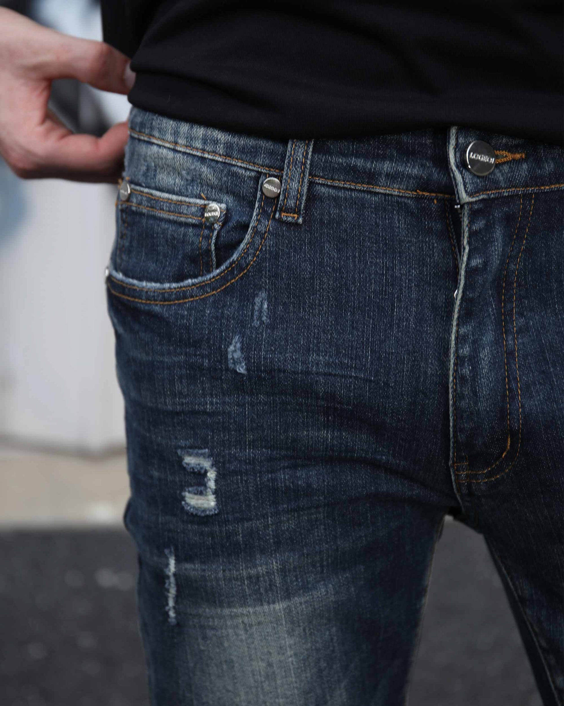 Logeqi slim fit ripped jeans men dark blue denim with distressed details and classic stitching