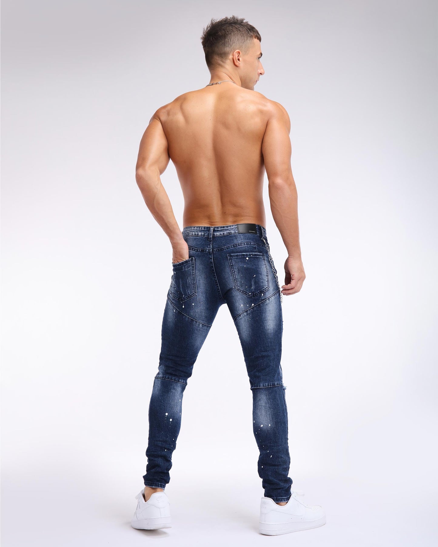 Logeqi denim spray paint jeans with a stylish design and fitted silhouette for a modern look