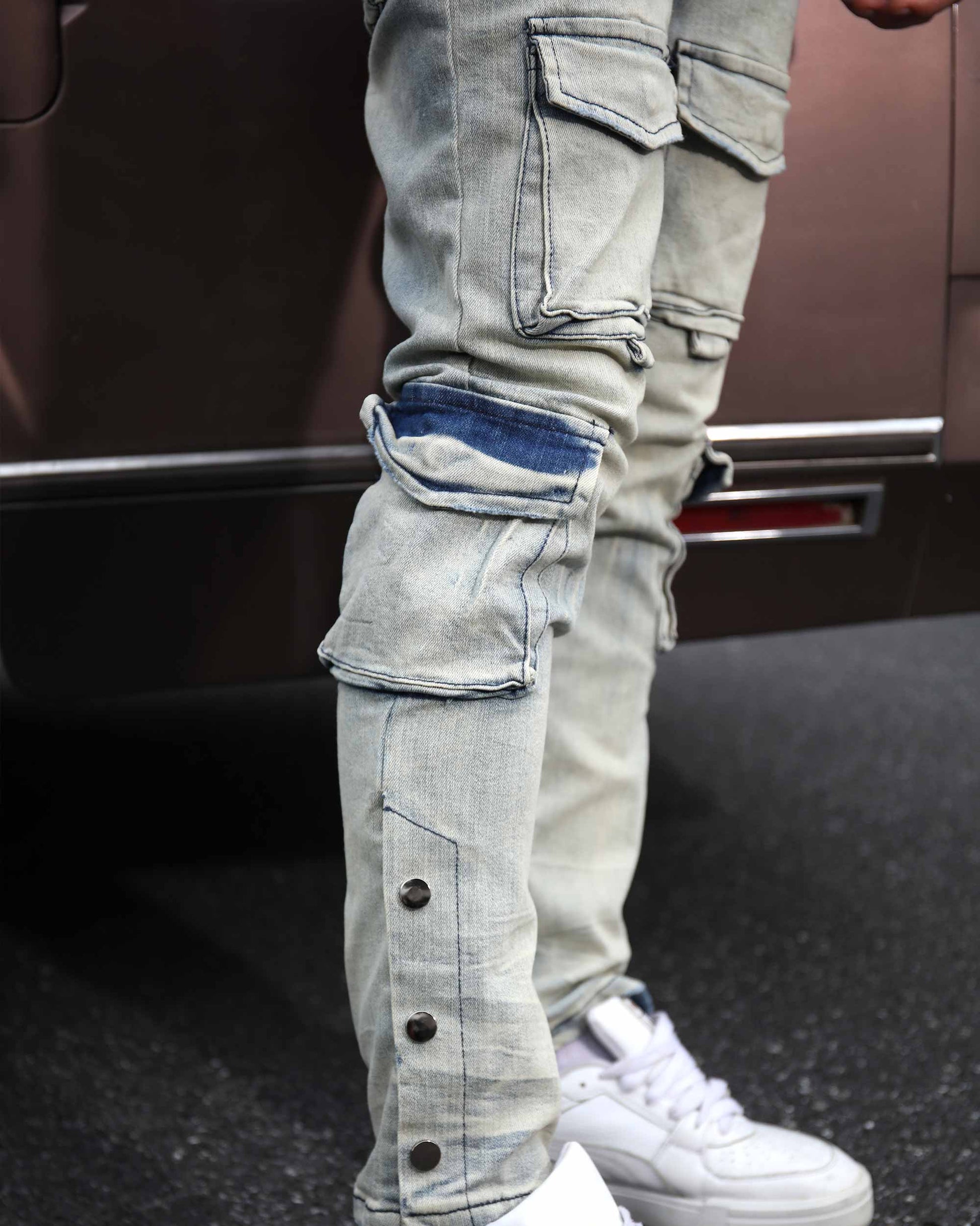 Logeqi distressed cargo jeans men in light wash with multiple pockets and button details