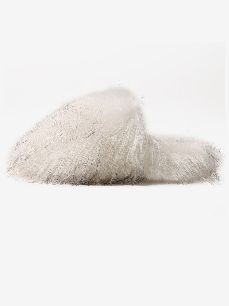 Wholesale7 fluffy flat heel slippers in white faux fur for cozy indoor comfort