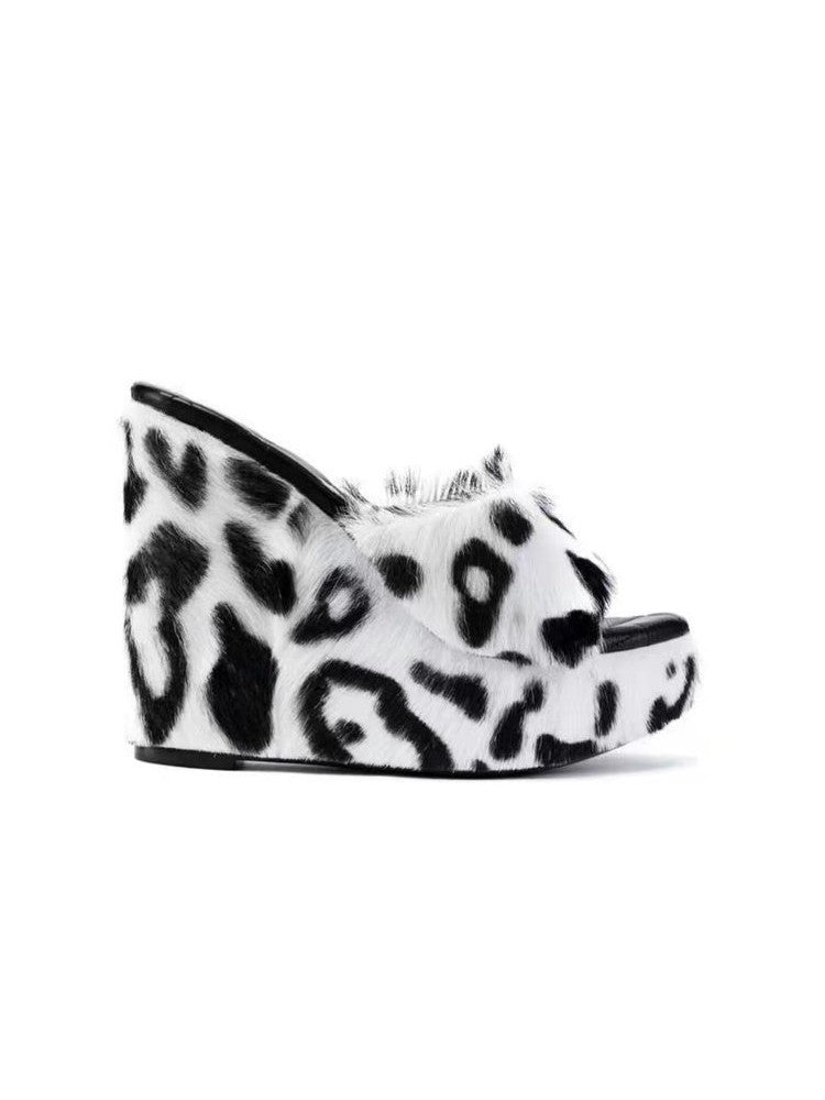 Wholesale7 black and white fuzzy leopard print wedge slippers for women