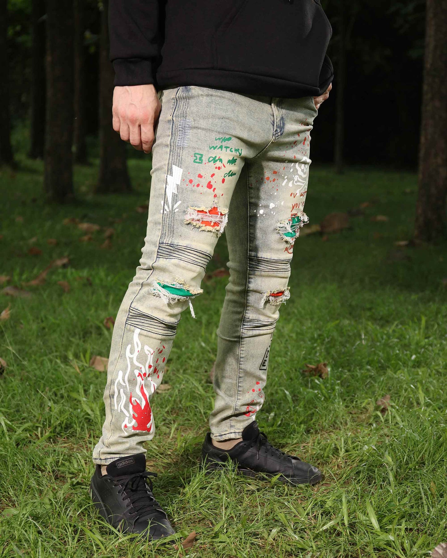 Logeqi hip-hop distressed jeans featuring unique designs and trendy rips for a stylish look