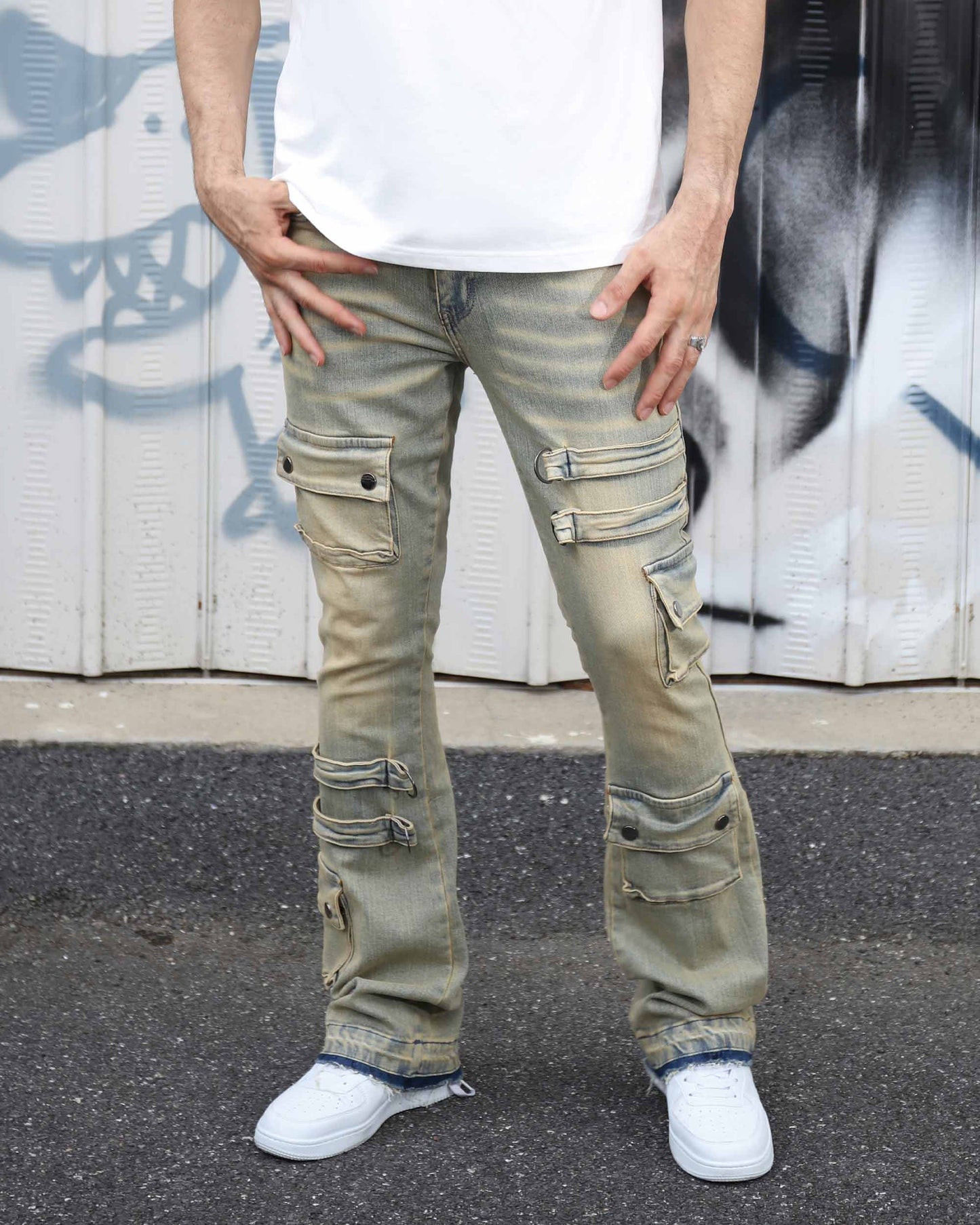 Logeqi industrial style cargo jeans with multiple pockets and distressed finish for a trendy look
