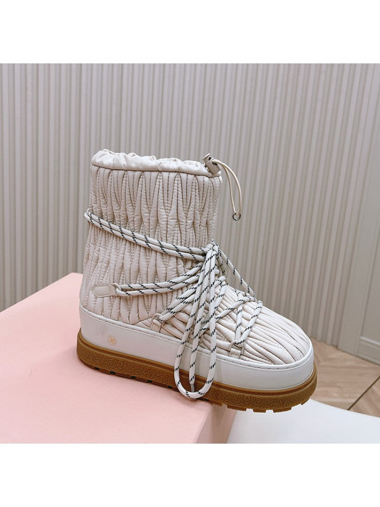 Wholesale7 white lambswool snow boots with quilted upper and thick rubber sole