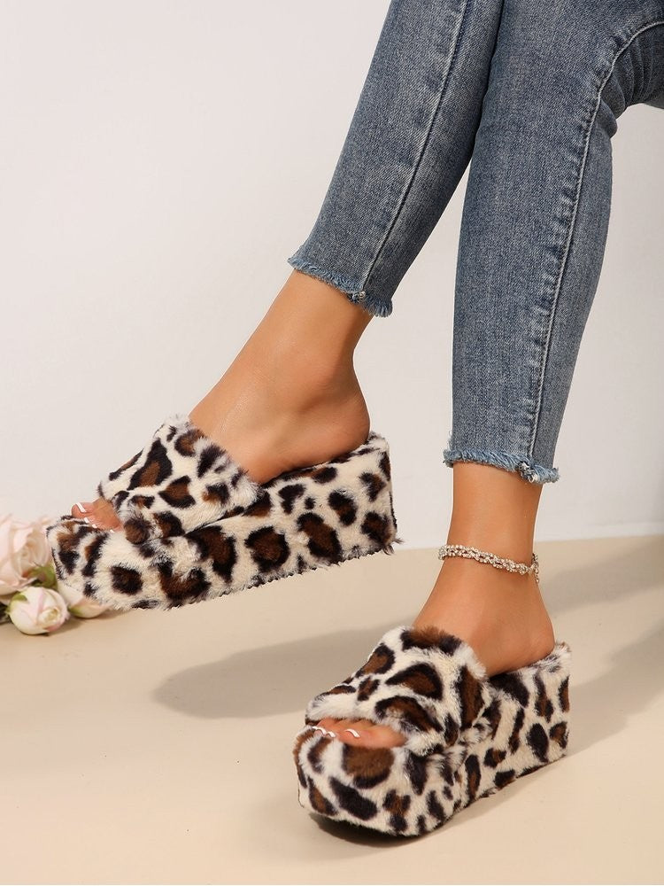 Wholesale7 leopard print fuzzy slippers with open toe and thick platform sole for women