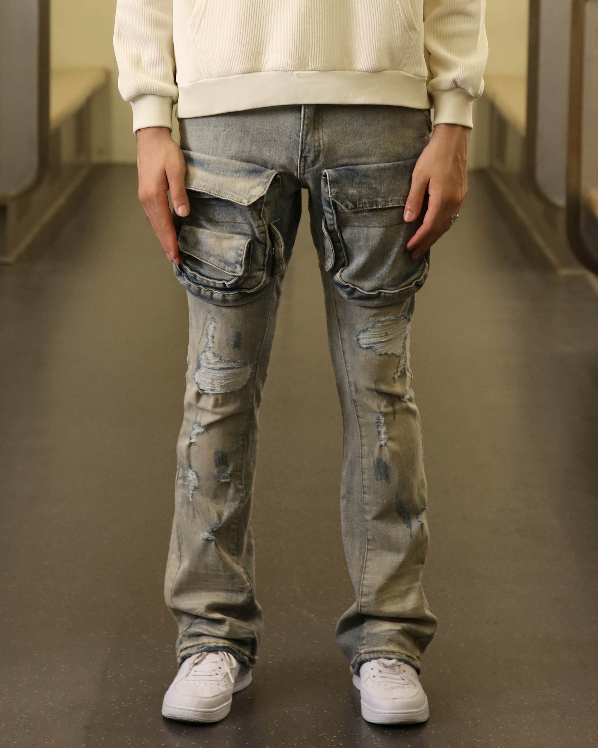 Logeqi light wash cargo jeans with multiple pockets and a distressed finish for a trendy look