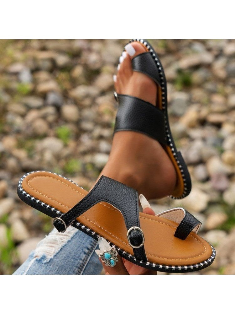 Wholesale7 black open toe flat sandals for teens with buckle straps and studded sole