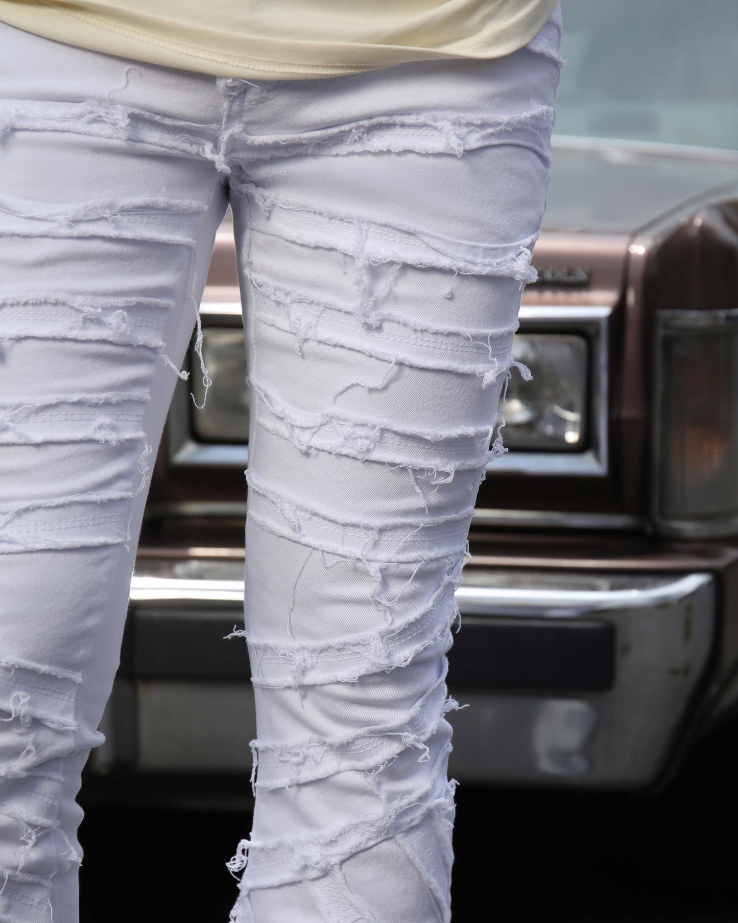 Logeqi retro white flared jeans with distressed details and a stylish fit