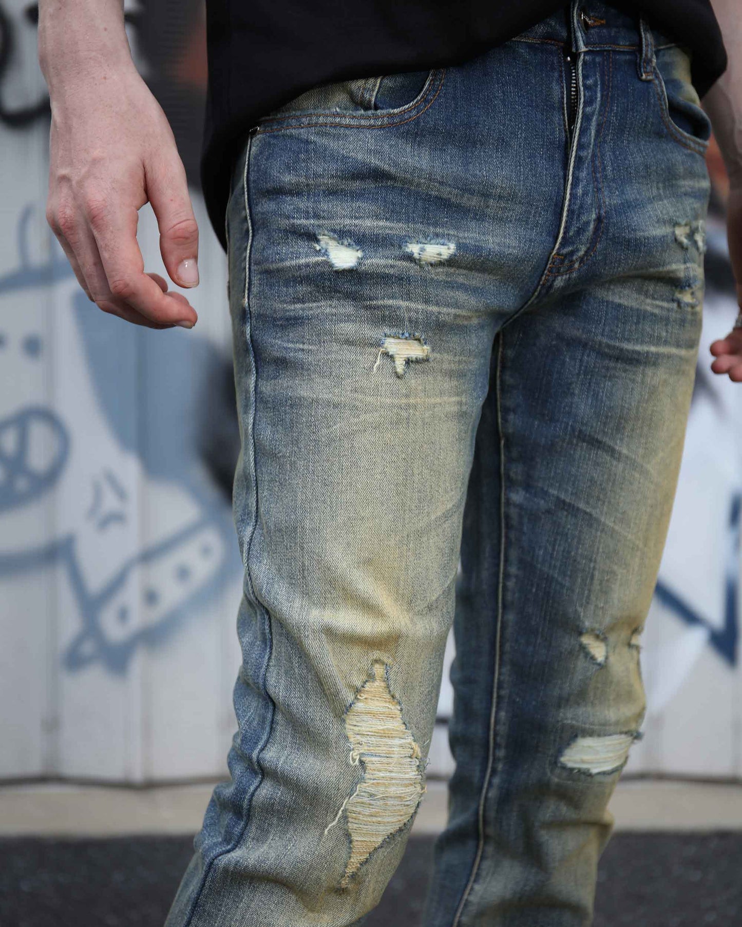 Logeqi slim fit blue ripped jeans with distressed detailing for a stylish look
