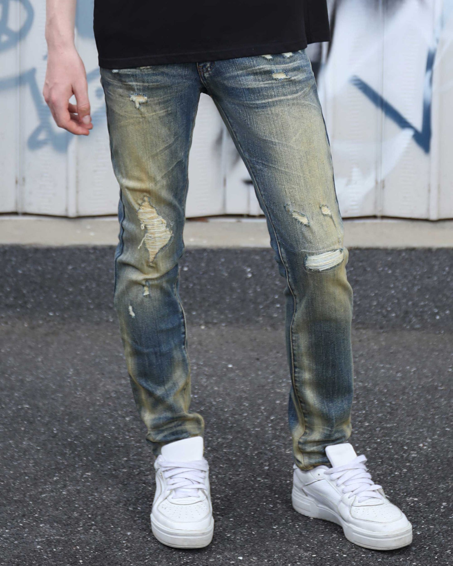 Logeqi slim fit blue ripped jeans with distressed design and light wash for a stylish look