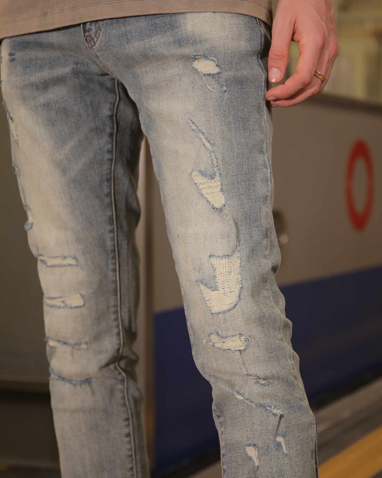 Logeqi slim fit ripped jeans in light blue featuring distressed details and a modern design