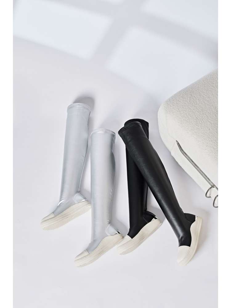 Wholesale7 solid PU patchwork boots in black and gray with flat white soles over-the-knee style
