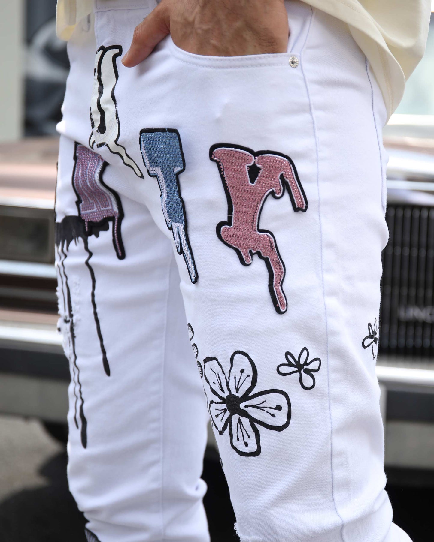 Logeqi streetwear graffiti jeans with colorful designs and unique embroidery for a fashionable look