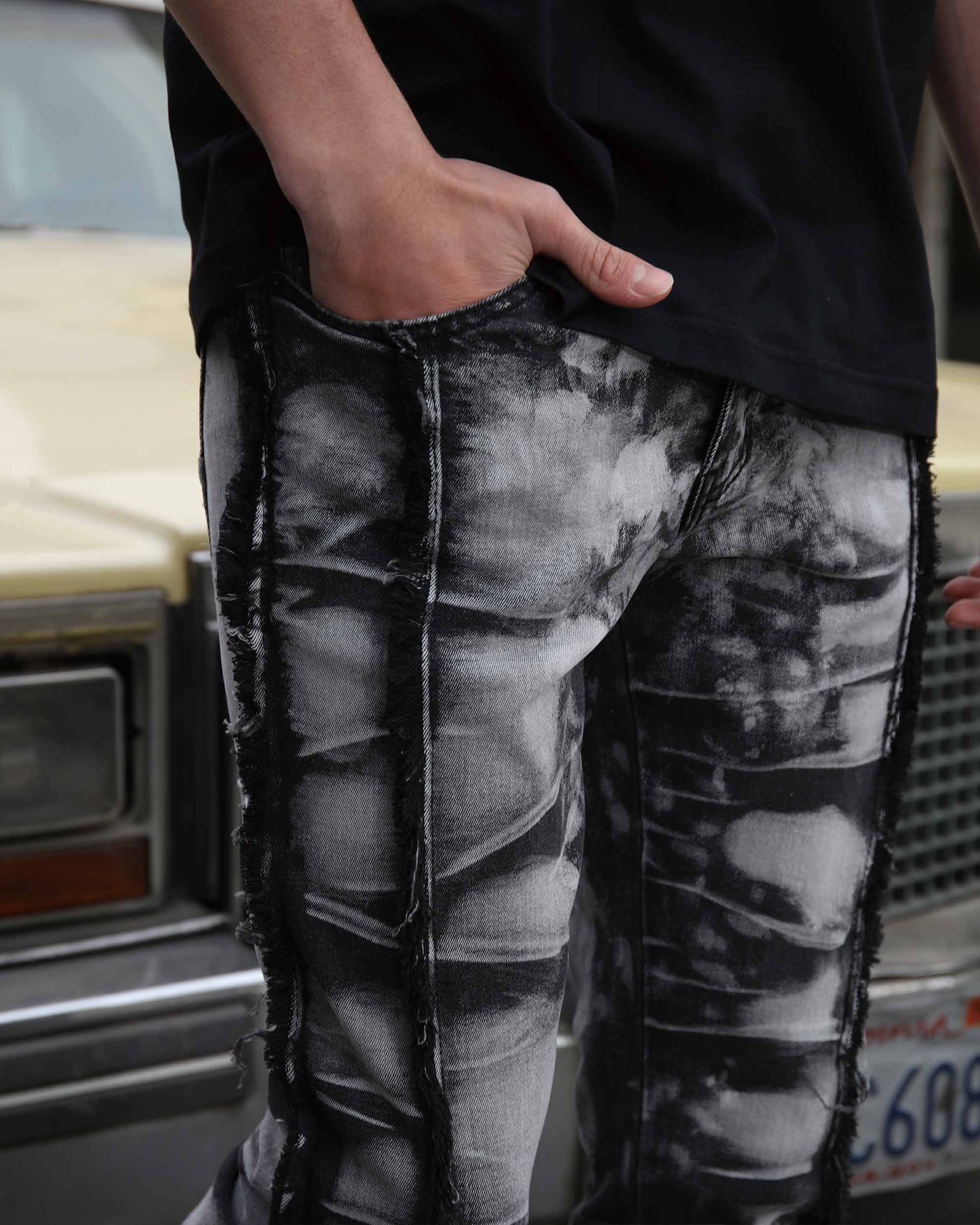 Logeqi vintage black jeans featuring a distressed design and slim fit style for a trendy look