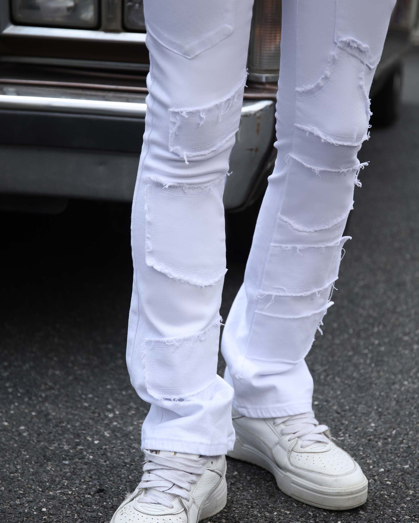 Logeqi vintage white flared jeans with distressed details and frayed hems for a trendy look