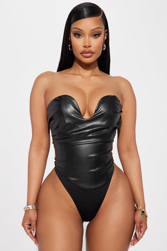 https://cdn.shopify.com/s/files/1/0293/9277/files/01-04-24_S2_38_GW23K9496_Black_CZ_RL_15-02-39_5499_PXF.jpg?v=1705014820